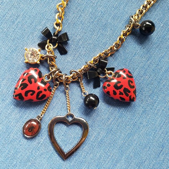 ❤️🕷️🖤Betsey Johnson Red & Black Heart Charm Spider Necklace - GPC🖤🕷️❤️ - Picture 9 of 9